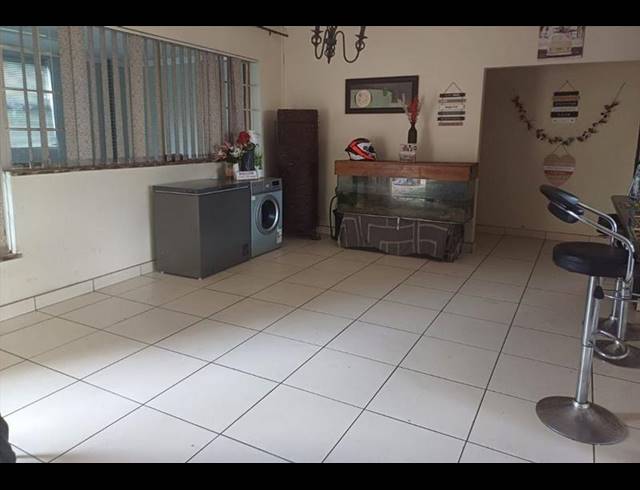 3 BEDROOM HOUSE FOR SALE IN BRENTHURST